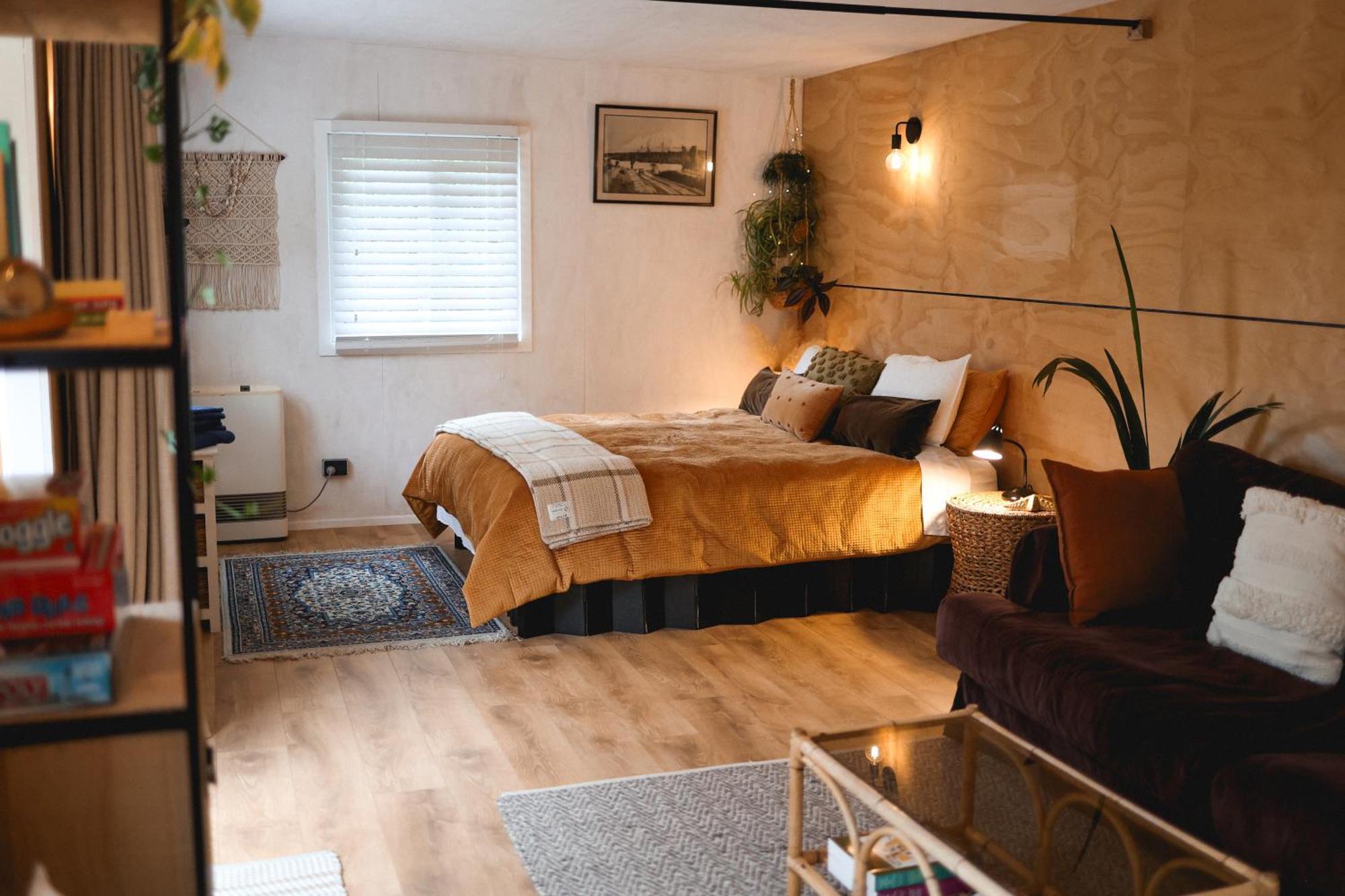 Kaitake Kabana - Unique, Off-Grid, Studio Retreat Oakura Eksteriør bilde