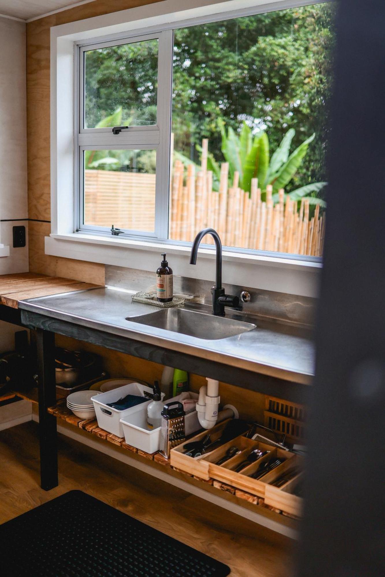 Kaitake Kabana - Unique, Off-Grid, Studio Retreat Oakura Eksteriør bilde