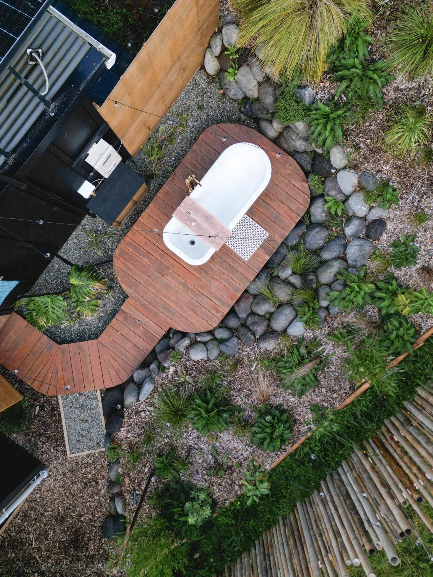 Kaitake Kabana - Unique, Off-Grid, Studio Retreat Oakura Eksteriør bilde